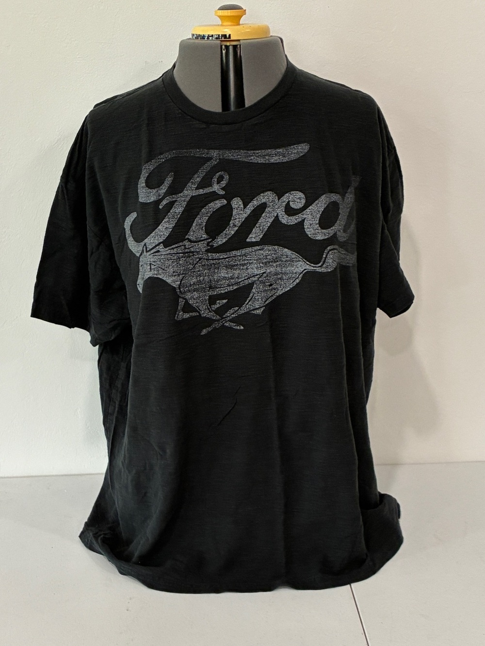 Ford Mustang Graphic T-Shirt XXL Black Distressed Car Racing Tee Cotton Mens